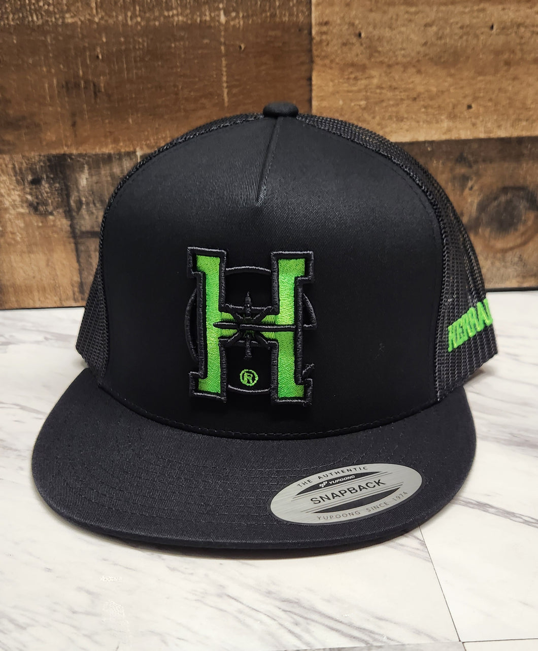 Green Apple H - Black/Black