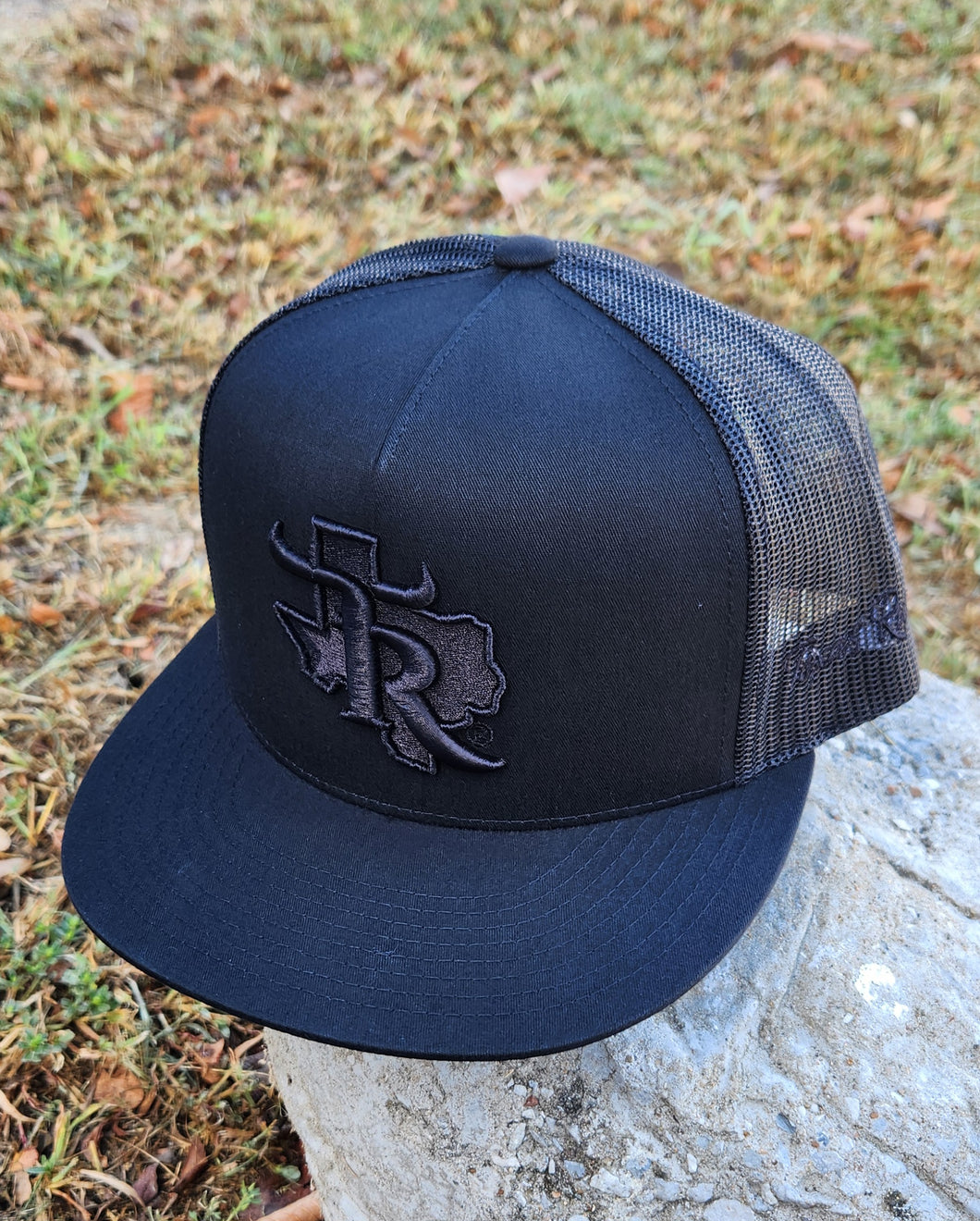 Dark Night - Black/Black