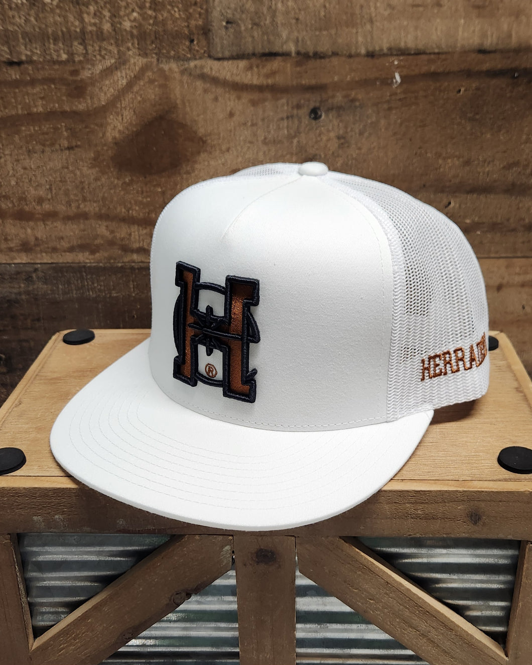 Herradero Angus - White/White