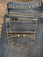 Load image into Gallery viewer, Men’s Ariat M7 jeans (size 31/34)