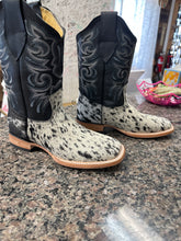 Load image into Gallery viewer, Texas ranch bulldog pinto boots