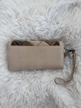 Load image into Gallery viewer, Wrangler women’s wallet