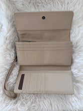 Load image into Gallery viewer, Wrangler women’s wallet