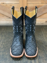 Load image into Gallery viewer, Black Men’s boots fish imitation