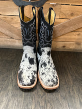 Load image into Gallery viewer, Texas ranch bulldog pinto boots