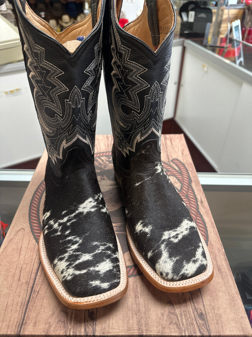 Texas Ranch Men’s Cowhide Boots
