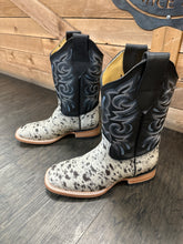 Load image into Gallery viewer, Texas ranch bulldog pinto boots
