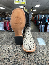Load image into Gallery viewer, Texas ranch Bulldog pinto boots