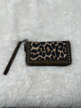 Load image into Gallery viewer, Brown Ariat women’s wallet