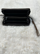 Load image into Gallery viewer, Brown Ariat women’s wallet