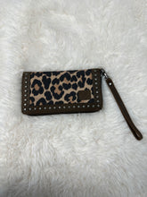 Load image into Gallery viewer, Brown Ariat women’s wallet