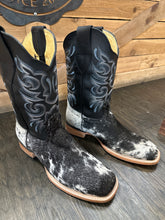 Load image into Gallery viewer, Texas ranch bulldog pinto boots