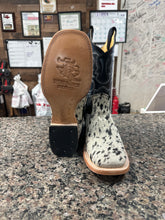 Load image into Gallery viewer, Texas ranch bulldog pinto boots