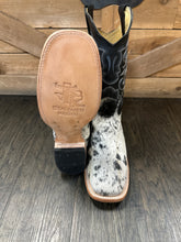 Load image into Gallery viewer, Texas ranch bulldog pinto boots