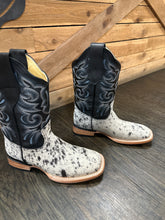 Load image into Gallery viewer, Texas ranch bulldog pinto boot