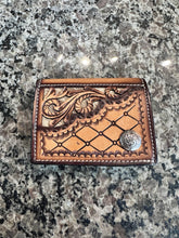Load image into Gallery viewer, Tri-fold leather wallet