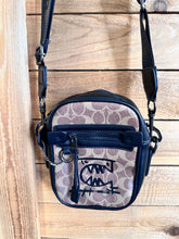 Load image into Gallery viewer, Coach Crossbody Bag