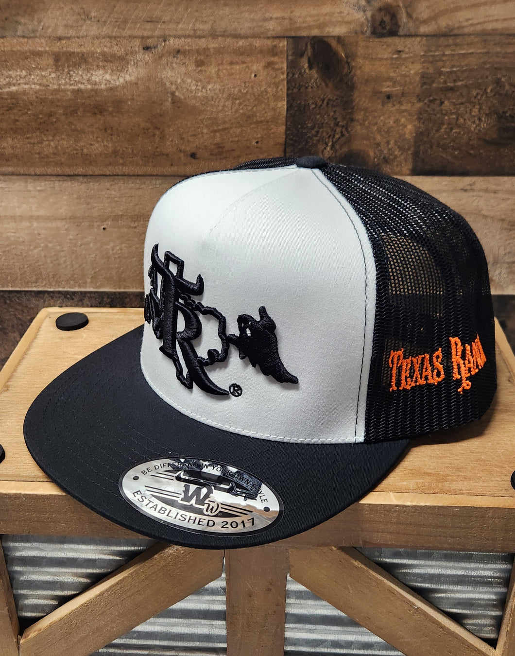 Texas Ranch Hunted House - Black/White/Black