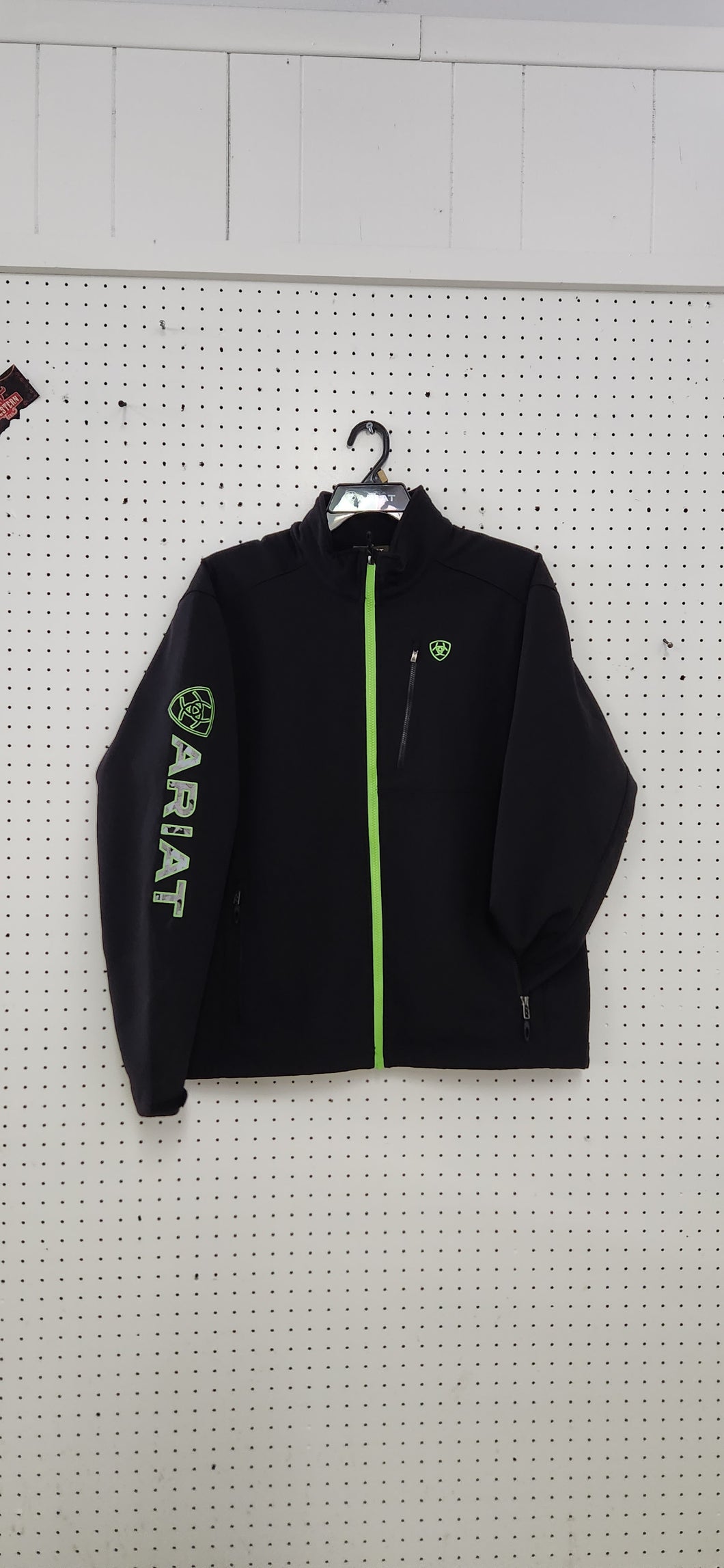 Ariat Logo 2.0 Men’s Softshell Jacket - Black/Grey Camo