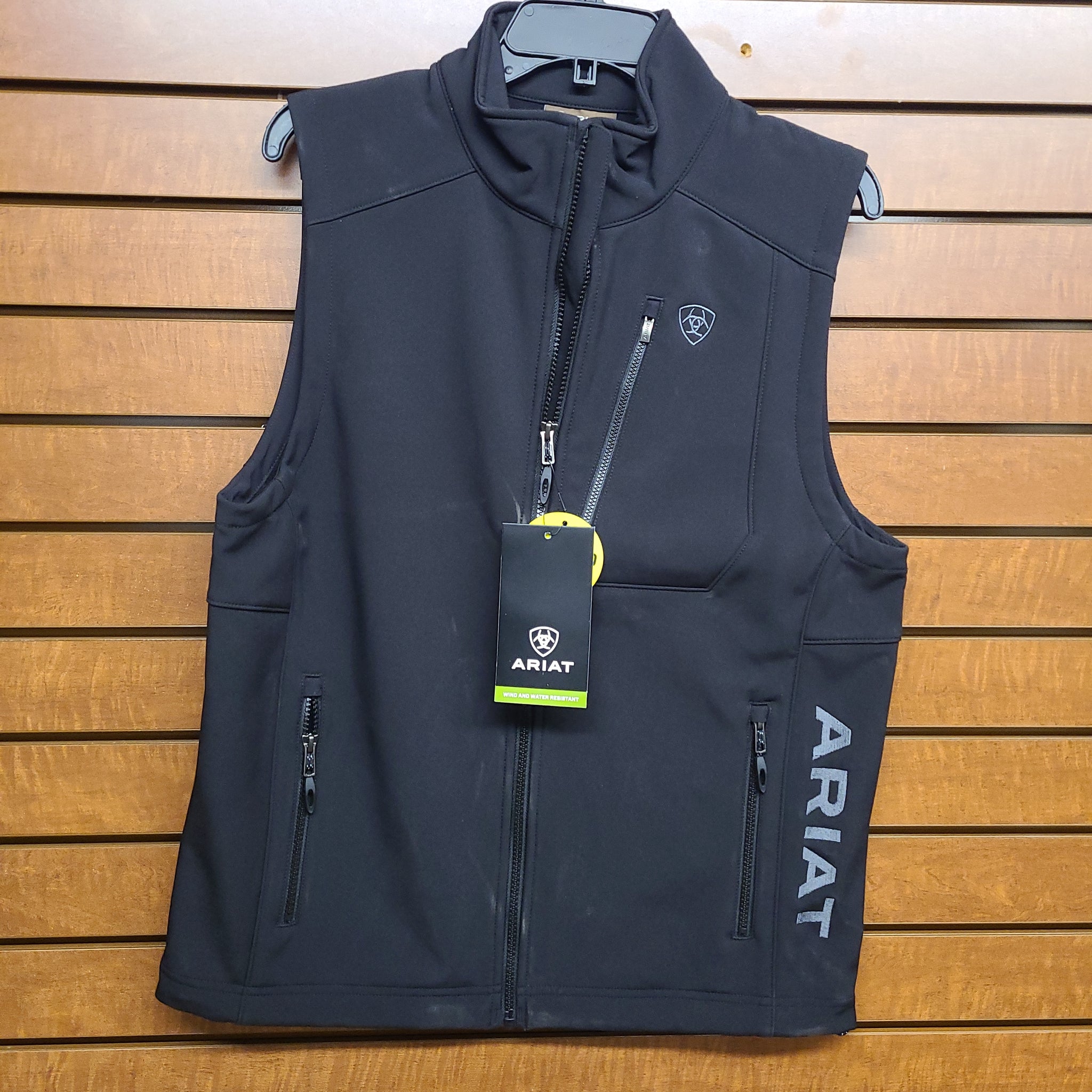 Ariat men's deals black vest