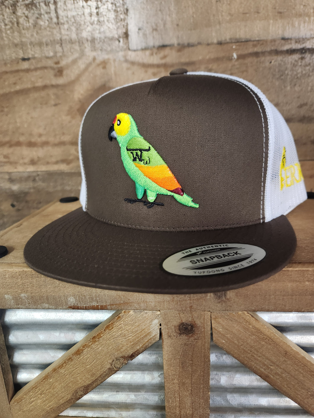 Perico - Brown/White