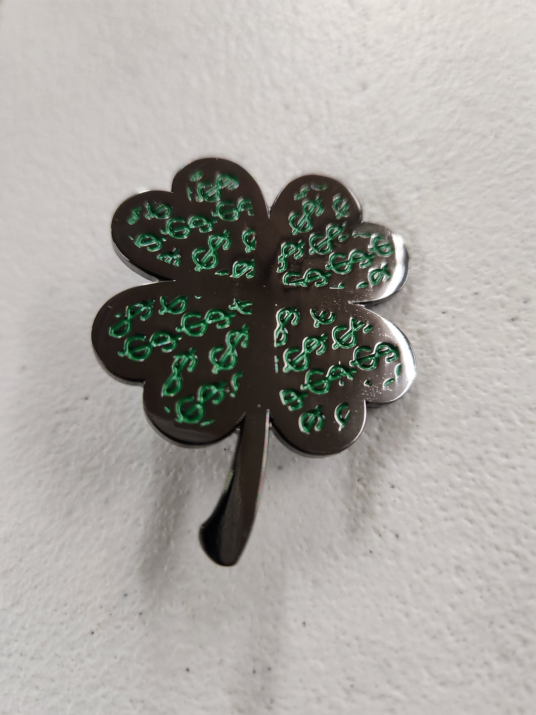 El Trebol de la Suerte Big Pin - Black/Green