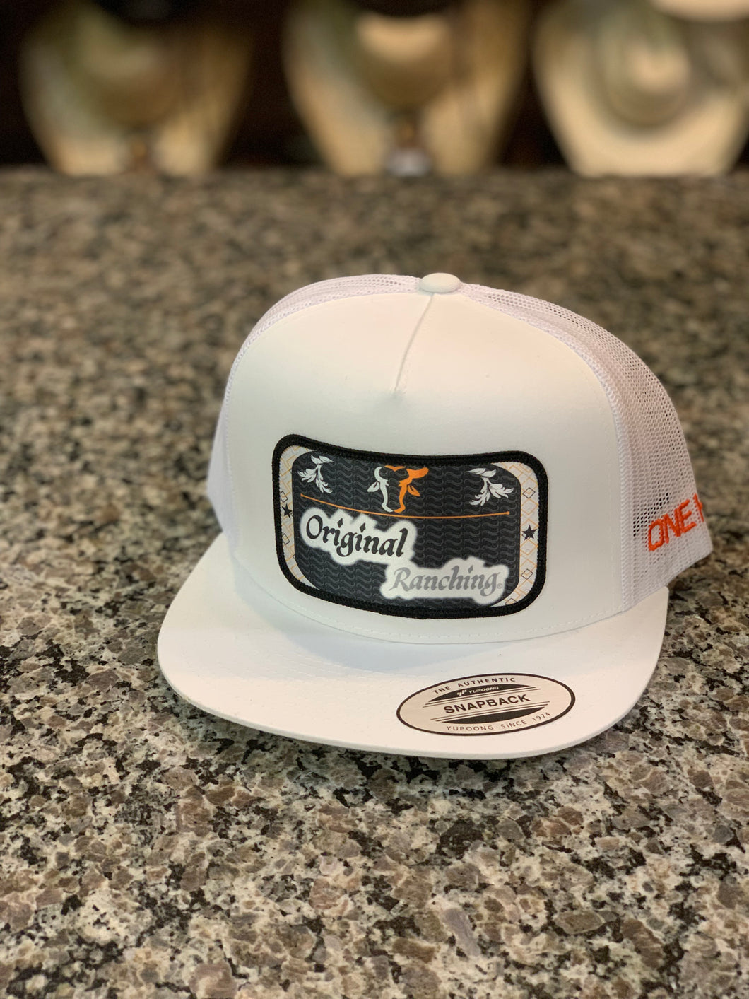 ONE Horn Ranching Bull - White/White