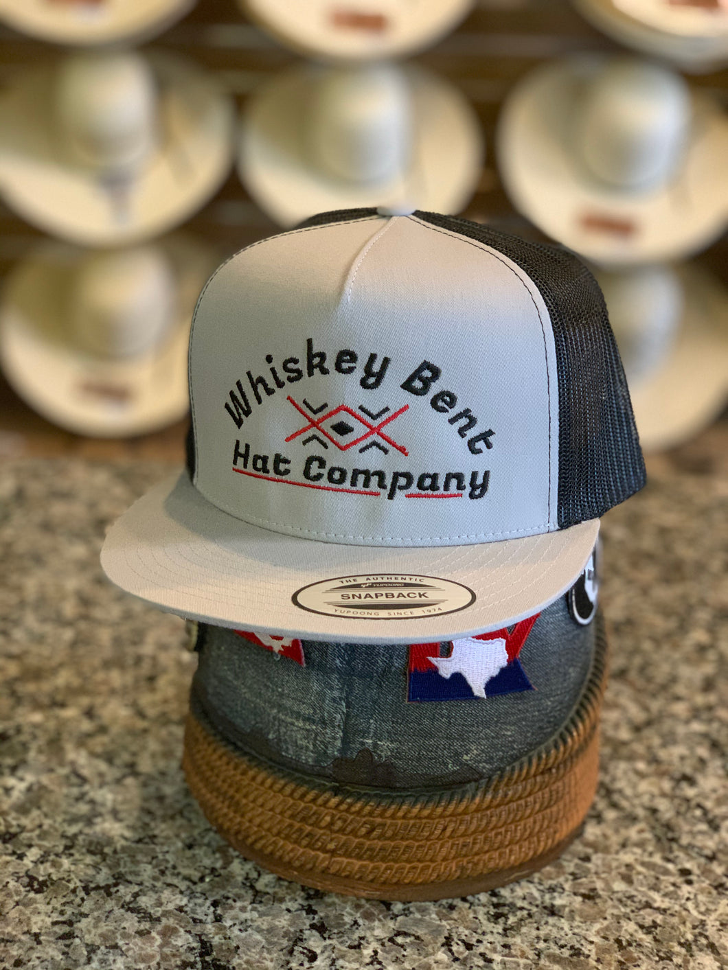 Whiskey Bent Navajo - Light Grey/Black