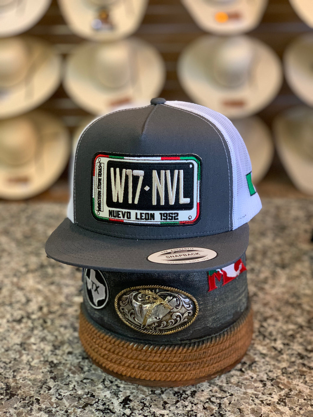 W17 NVL - Grey/White